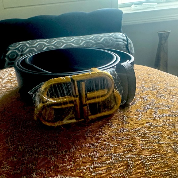 New Balenciaga belt. Never worn. Original box, dust bag and all accessories - Picture 2 of 4